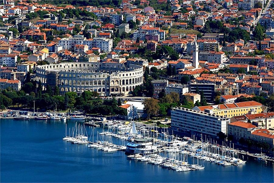 Apartment Mon Chéri-located in a quiet neighbourhood near beaches FREE PARKING Pula Extérieur photo