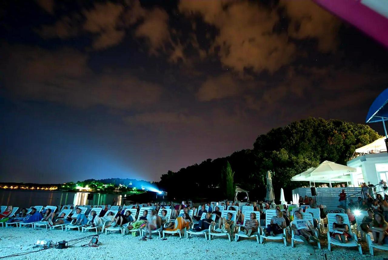 Apartment Mon Chéri-located in a quiet neighbourhood near beaches FREE PARKING Pula Extérieur photo