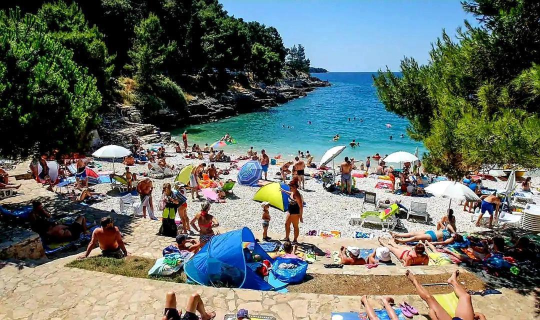 Apartment Mon Chéri-located in a quiet neighbourhood near beaches FREE PARKING Pula Extérieur photo