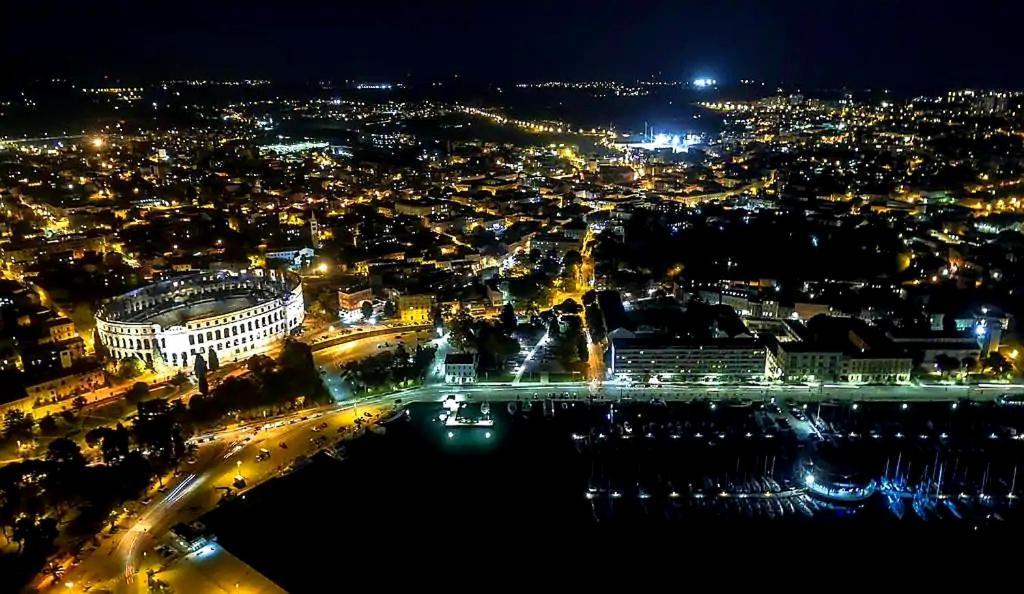 Apartment Mon Chéri-located in a quiet neighbourhood near beaches FREE PARKING Pula Extérieur photo